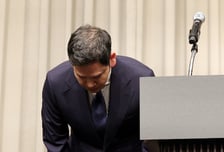 정용진 회장, '탱크데이' 대국민 사과…서소문 고가차도 붕괴[이주의 픽]