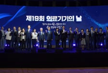 '45년 한우물' 김영민 지인씨앤티 대표, 은탑산업훈장 수상
