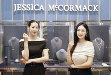 1억 넘는 '초고가 주얼리' 뜬다...신세계, 영국 '제시카 맥코맥' 단독 팝업