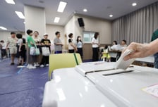 [속보]사전투표 2일차 오후2시 18.61% …2022년 대비 2.24%p↑