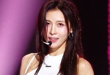 '47세' 하지원, 23년 만 음악방송 등장…걸그룹 비주얼에 '깜짝'