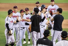 '대단하네' LG 마침내 단독 1위 등극!→염갈량이 곧바로 떠올린 건... 그리고 팬들 향한 감사 인사까지