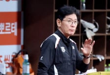 "신인인데 뭘 문책해요" 눈물 쏟은 19세 유격수 감싼 이강철 감독 따뜻하네