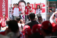오세훈, 서울 전역 돌며 "李 겸손하게 만들 기회, 2년 내 오지 않아"