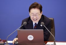 李정부 출범 1주년 기획전시 '빛의 궤적' 개최…"정책 체감공간으로 기획"