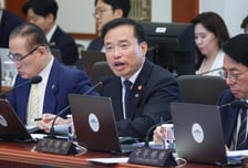 李 "정당 기관지 방송" 지적에…방미통위 "공정 조치할 것"