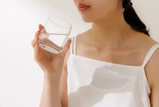 "피 토해" 옷 벗겨져 숨진 간호조무사…'마약 음료 사망' 진실은[뉴스속오늘]