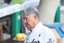 '승승승승'에도 조용한 응원석, 응원단 無-세리머니 자제-근조 리본도 달았다 "한화 에어로스페이스 사고 추모 위해"[잠실 현장]