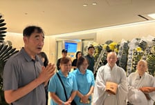 '한화에어로 폭발' 애도한 아리셀 유족들…"남 일 아닌 것 같아"