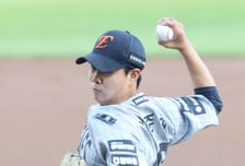 [포토] 박준영 '보문산 돌직구'
