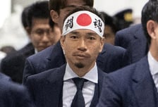 축구 만화 주인공처럼! '일장기 투혼' 머리띠 질끈 40살 나가토모... 日 대표팀, 월드컵 캠프지 몬테레이로 출국