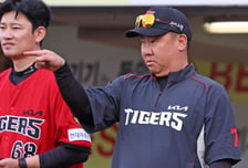 놓치고 '또' 놓치고→한 이닝 4실점, 3연패 탈출에도 KIA 이범호 감독 쓴소리 "수비에서 조금 더 집중하길" [광주 현장]