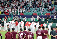 '홈런 4방 치고도' 충격 13연패 SSG, 선두 경쟁→9위 추락 위기... 키움은 8연패 탈출