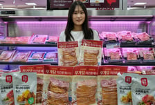 "고기도 저당 트렌드"…롯데마트, '무가당 치킨 훈제 슬라이스' 출시