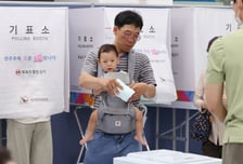 지방선거 오후 2시 투표율 '48.9%'…동시간대 '역대 최고치'