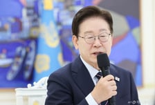 李대통령 "선거참여 강조가 중립 위반? 유·초등 선생님 찾아보라"
