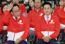 [현장+]국힘, '우세 1곳' 출구조사에 '얼음'…침묵 깬 건 '뜬금 홈쇼핑'
