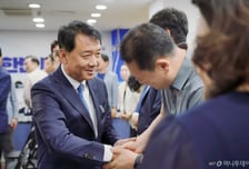 금배지 13개 내놓고 9개 찾아간 민주당, 국민의힘4·무소속1