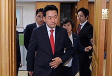장동혁 "어려웠던 선거, 희망 불씨 지켜…주어진 책임 외면 안 해"