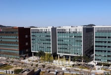 LG이노텍, 베트남 반도체기판 공장 증설…'2030년 매출 3조' 승부수