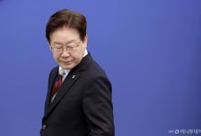 靑, 지선 승리 속 매서운 민심도 확인…개혁 과제 제동 걸리나