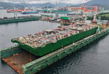 삼성重, '시더 FLNG' 성공적 진수…세계 최초 FLNG 3기 동시 건조