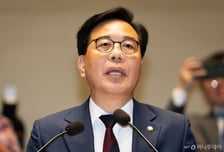 [속보]송언석, 국민의힘 원내대표직 사퇴…"당도 새 출발 필요"