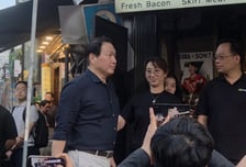 최태원·구광모·이해진, 젠슨 황과 '삼겹살 회동' 도착…맥주부터 건배