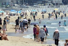"1박 100만원" BTS도 저격한 '부산 바가지'…절·교회 "우린 무료"
