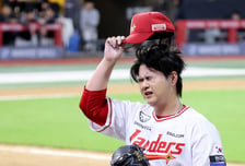 [포토] '8회초 숨막히는 역투' 김민