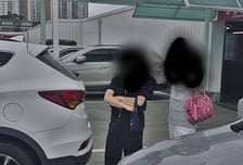 대형마트 주차장서 '인간 주차콘' 등장…"아이 앞에서 욕설까지"