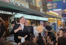 '막내' 구광모, 고기 굽고 소맥 말고…젠슨 황 "굿 프렌드" 삼촌미소