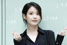 "잠실 스벅 선결제 안 하냐" 아이유 SNS 테러...투표지 부족 사태 '불똥'