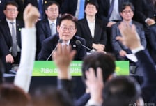 李대통령, 통합·소통 위해 '지구 반바퀴' 이동…'타운홀미팅' 대표 행사로 안착