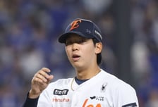 "결국 선발로 써야" 영점 잡은 '전체 1순위' 좌완, 한화 5선발 경쟁 관건은 '볼넷 제어' [부산 현장]