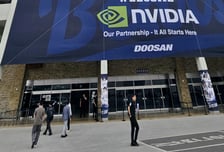 [포토]'웰컴 엔비디아, 웰컴 젠슨 황' 잠실야구장에 걸린 대형 걸개
