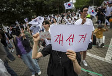 '불공정' 뿔난 2030… "재선거" 밤새 목청