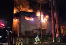 안산 종이상자 공장 화재 10시간 만에 초진…인명피해 없어