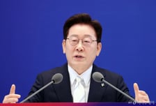 李대통령 "투표용지 부족 지적? 대한민국 기본 체제에 대한 애정"