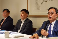 "요즘 전공의들, 진료 잘 볼지 걱정"…수련 시간 단축에 스승들 일침