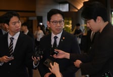 배경훈 부총리 "젠슨 황에 '베라루빈' 우선 공급, GPU 26만장+@ 논의"