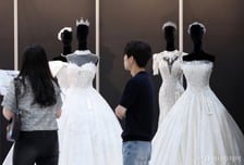 '결혼 프리미엄' 생기나…신혼부부 공공주택 대출 소득요건·한도↑