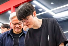 "게임 사랑하는 사람, 즐거웠다"…페이커, 젠슨 황 만난 소감