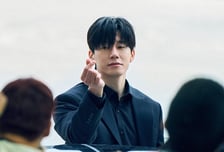 '참교육' 김무열, 독이 든 성배를 축배로 바꾼 하드캐리