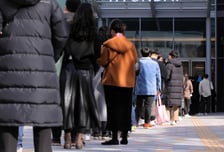 "현대백화점 매출 더 성장, 목표주가 22만원으로 상향"-키움