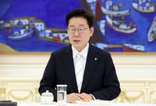 李대통령, 지지율 하락에 "국민들께 죄송…냉정한 평가 겸허히" 썸네일