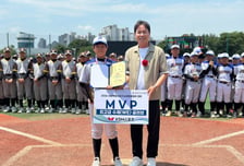 KBO 도루 올타임 1위가 직접 시상했다! 화곡초, 고명초 꺾고 제8회 서울컵 유소년 야구대회 우승... 김지후 MVP