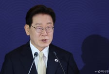 '유럽 순방' 李대통령, 英 매체와 인터뷰…"초과이익 배분 새 매커니즘 필요"