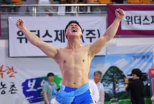 전성근, '보은단오장사씨름대회'서 통산 3번째 소백장사 등극