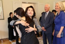"눈물 억지로 참았다" 김혜경 여사, 벨기에서 K-클래식 음악인 격려